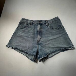 Levis Women High Rise Denim Shorts Light Blue Wash Shorts size 32  NWOT